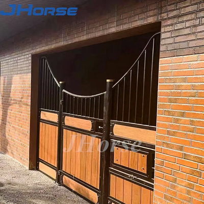 Metalowa rama Bambusowe prefabrykowane boksy dla koni Rozmiar 3500 mm Wysoka trwałość