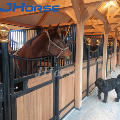 3D Design Horse Stable Box Powder Coated Frame z materiałem wypełniania drewna bambusa