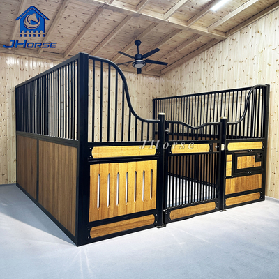 8ft x 8ft Powder Coated Horse Stall przednie panele z płytami Pvc