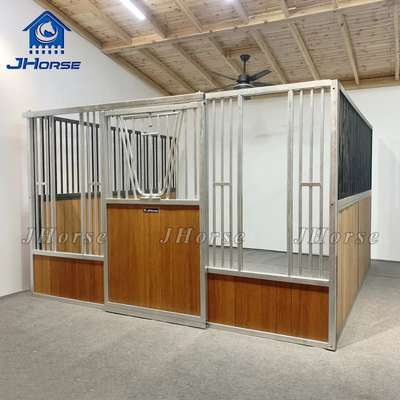 Sprzęt dla gospodarstw konnych Wysokiej wytrzymałości Bamboo Horse Stable Fronts Anti-Insect Horse Stall Panels With Sliding Door