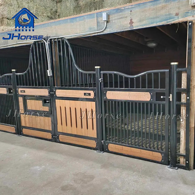 Europejski styl Powder Coated Bamboo Infill Metal Luxury Horse Stable Horse Stall Front Panels